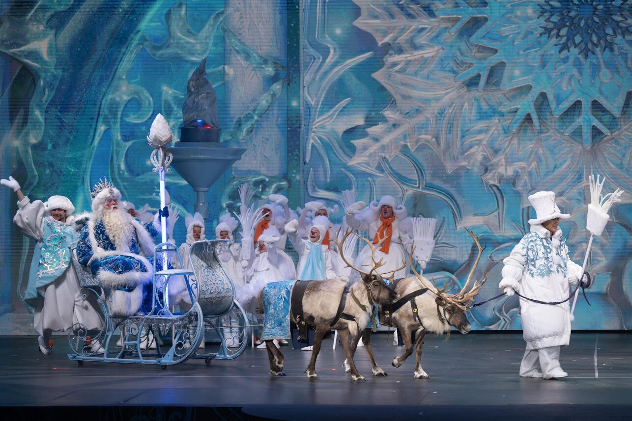 елка во Дворце Ирины Винер в Лужниках