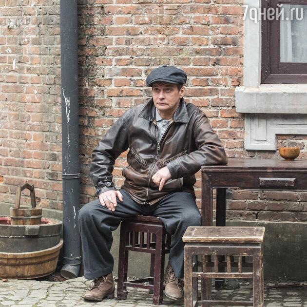 Кадр из сериала "Зорге" Кадр из сериала "Зорге"