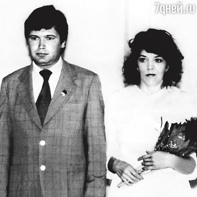 Тамара Галушка с мужем Виктором Михайловичем в день свадьбы. 1983 г. Тамара Галушка с мужем Виктором Михайловичем в день свадьбы. 1983 г.