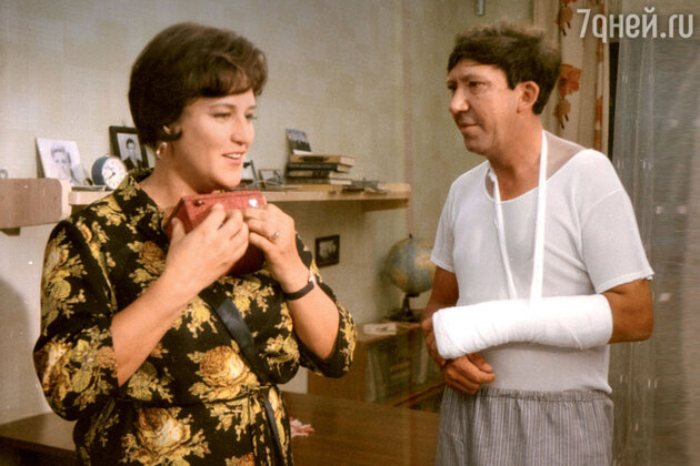 С Нонной Мордюковой на съемках фильма «Бриллиантовая рука». 1968 г. С Нонной Мордюковой на съемках фильма «Бриллиантовая рука». 1968 г.