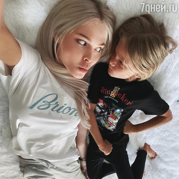 Шишкова с дочкой Шишкова с дочкой
