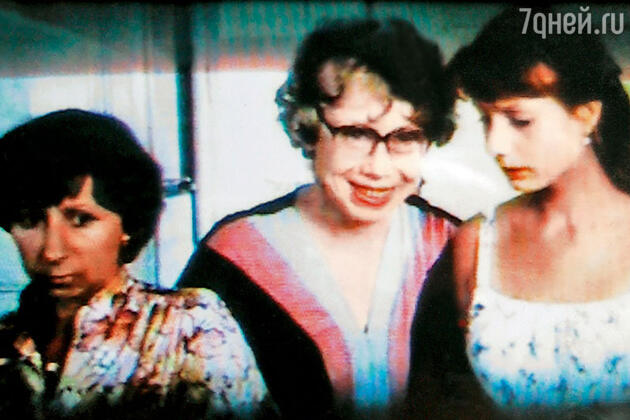Лия Ахеджакова, Елена Дмитриева и Евгения Ханаева Лия Ахеджакова, Елена Дмитриева и Евгения Ханаева