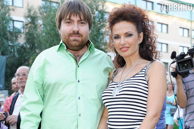 Эвелина Блёданс со спутником Эвелина Блёданс со спутником
