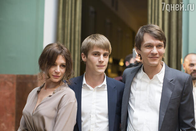 Оксана Фандера и Филипп Янковский с сыном Оксана Фандера и Филипп Янковский с сыном