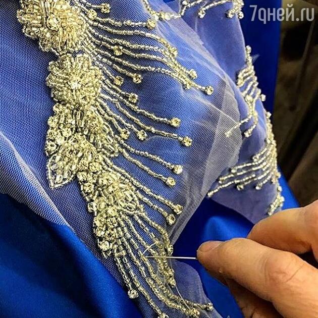 Фрагмент ручной вышивки для платья Леры Кудрявцевой Фрагмент ручной вышивки для платья Леры Кудрявцевой