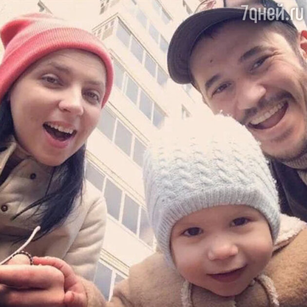 Стас Тляшев с Полиной и дочкой Стас Тляшев с Полиной и дочкой