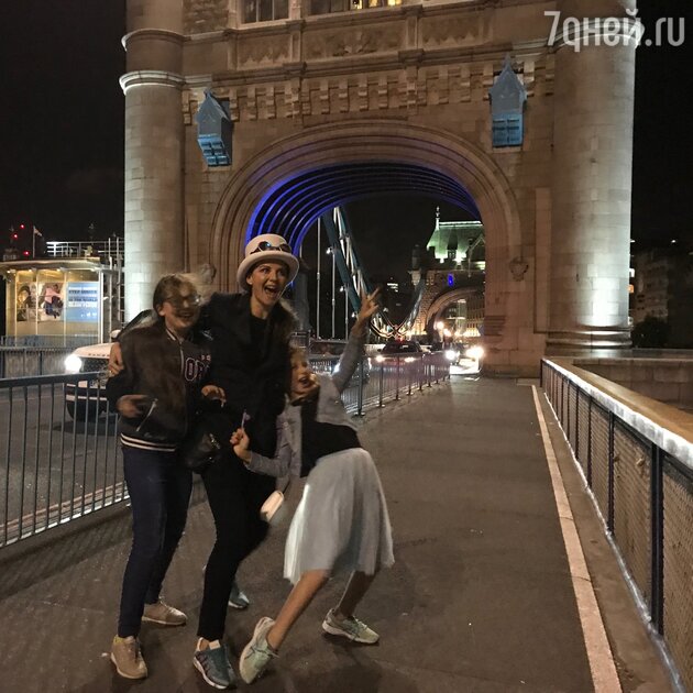 Наталия Власова с дочкой Пелагее Наталия Власова с дочкой Пелагее
