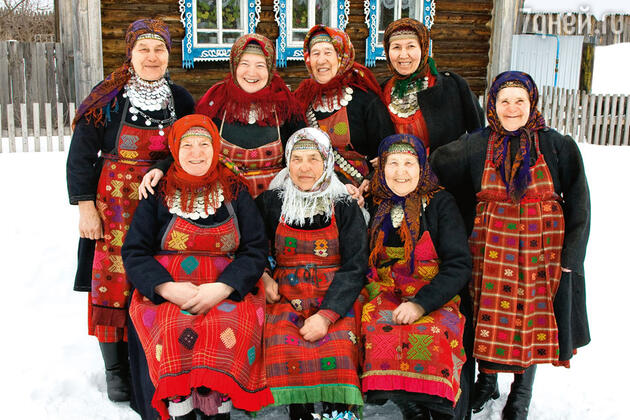 Сидят (слева направо): Дородова Зоя Сергеевна, Шкляева Екатерина Семеновна, Пятченко Валентина Семеновна. Стоят (слева направо): Байсарова Граня Ивановна, Бегишева Алевтина Геннадьевна, Конева Галина Николаевна, Туктарева Ольга Николаевна, Пугачева Наталья Яковлевна Сидят (слева направо): Дородова Зоя Сергеевна, Шкляева Екатерина Семеновна, Пятченко Валентина Семеновна. Стоят (слева направо): Байсарова Граня Ивановна, Бегишева Алевтина Геннадьевна, Конева Галина Николаевна, Туктарева Ольга Николаевна, Пугачева Наталья Яковлевна