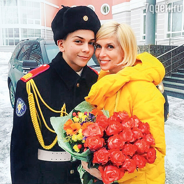 Алена Свиридова с младшим сыном Гришей Алена Свиридова с младшим сыном Гришей