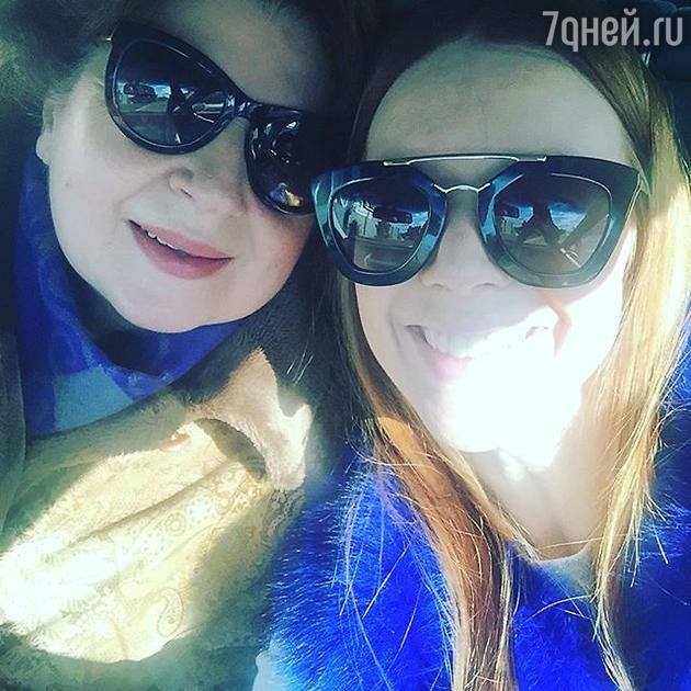Наталья Подольская с мамой Ниной Антоновной Наталья Подольская с мамой Ниной Антоновной