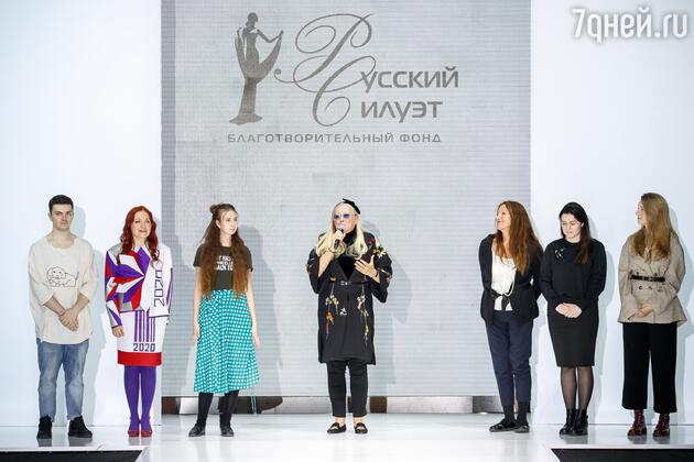 Во время показа "Модного силуэта" Во время показа "Модного силуэта"