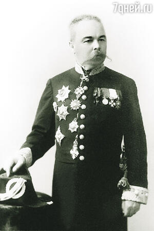 Отец Скрябина, Николай Александрович, был далек от музыкального поприща — он служил дипломатом Отец Скрябина, Николай Александрович, был далек от музыкального поприща — он служил дипломатом