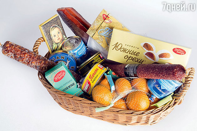 Праздничная корзина с деликатесами Праздничная корзина с деликатесами
