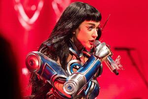 Поразила: Кэти Перри намекнула, что обручена с Джастином Трюдо   Поразила: Кэти Перри намекнула, что обручена с Джастином Трюдо