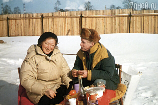 Галина Ванюшкина и Юрий Кузьменков на даче Галина Ванюшкина и Юрий Кузьменков на даче