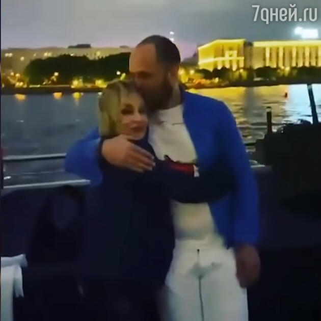 Татьяна Буланова с возлюбленным Татьяна Буланова с возлюбленным