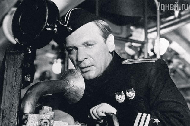 Кадр из фильма «Командир счастливой «Щуки». 1972 г. Кадр из фильма «Командир счастливой «Щуки». 1972 г.