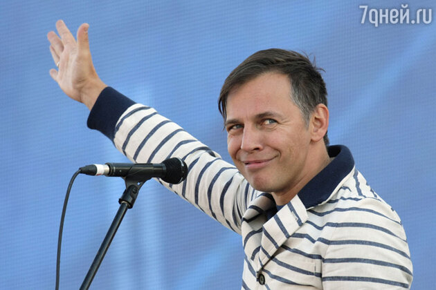 Илья Лагутенко в соавторстве с писателем Василием Авченко выпустил фантастическую книгу «Владивосток-3000» Илья Лагутенко в соавторстве с писателем Василием Авченко выпустил фантастическую книгу «Владивосток-3000»