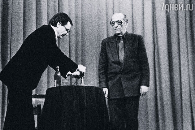 Георгий Александрович и я во время одного из творческих вечеров Товстоногова Георгий Александрович и я во время одного из творческих вечеров Товстоногова