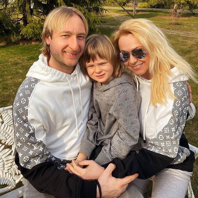 Яна Рудковская и Евгений Плющенко, Саша Плющенко Яна Рудковская и Евгений Плющенко, Саша Плющенко