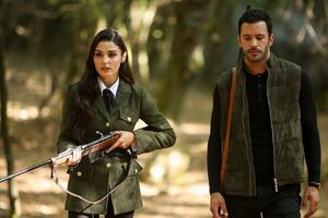 Сериал «Любовь и слезы» с Ханде Эрчел оказался под угрозой закрытия Сериал «Любовь и слезы» с Ханде Эрчел оказался под угрозой закрытия