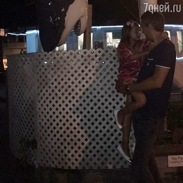 Михаил Земцов с дочкой Клавдией Михаил Земцов с дочкой Клавдией