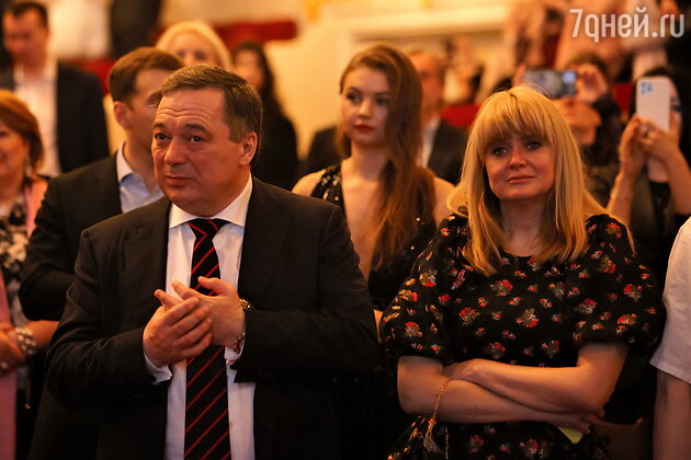 Анна Михалкова с мужем Альбертом Баковым Анна Михалкова с мужем Альбертом Баковым