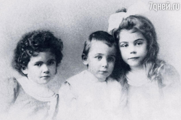 Ольга Чехова (слева) Ольга Чехова (слева)