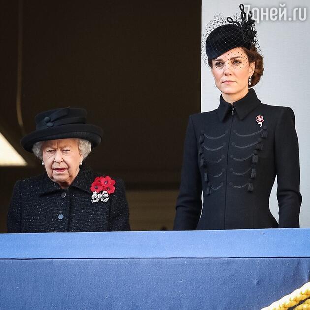 Елизавета II и герцогиня Кембриджская Елизавета II и герцогиня Кембриджская