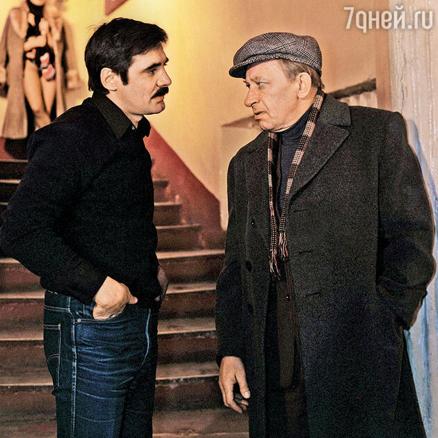Александр Панкратов-Черный и Евгений Евстигнеев в фильме «Зимний вечер в Гаграх» Александр Панкратов-Черный и Евгений Евстигнеев в фильме «Зимний вечер в Гаграх»