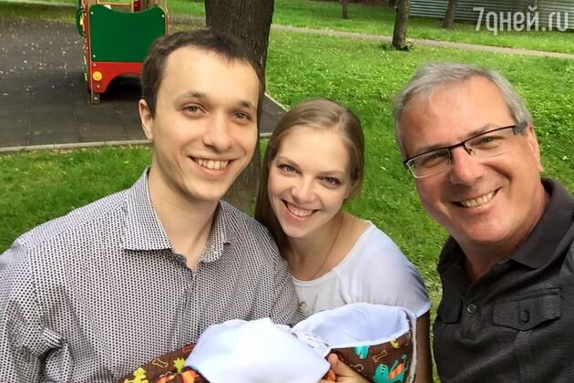 Алексей Лысенков с дочерью Анастасией, внуком Тимофеем и зятем Алексеем Алексей Лысенков с дочерью Анастасией, внуком Тимофеем и зятем Алексеем