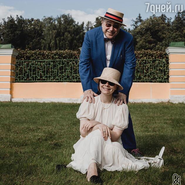 Кадр совместной фотосессии Евгения Петросяна и Татьяны Брухуновой Кадр совместной фотосессии Евгения Петросяна и Татьяны Брухуновой