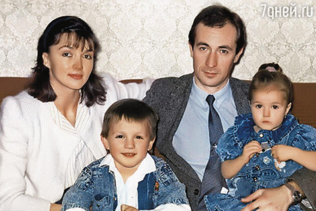 Мы с Алиной и родители — Михаил Генрихович и Татьяна Анатольевна Мы с Алиной и родители — Михаил Генрихович и Татьяна Анатольевна
