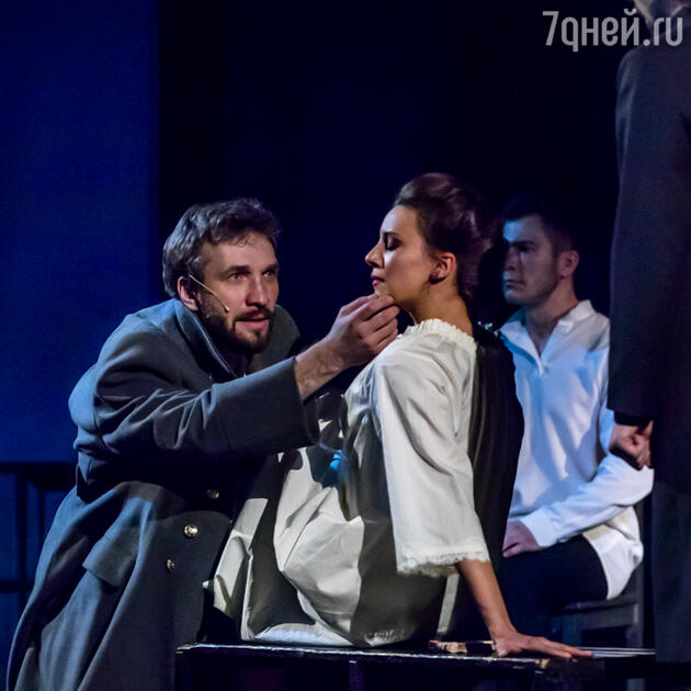 Сцена из рок-оперы "Карамазовы" Сцена из рок-оперы "Карамазовы"