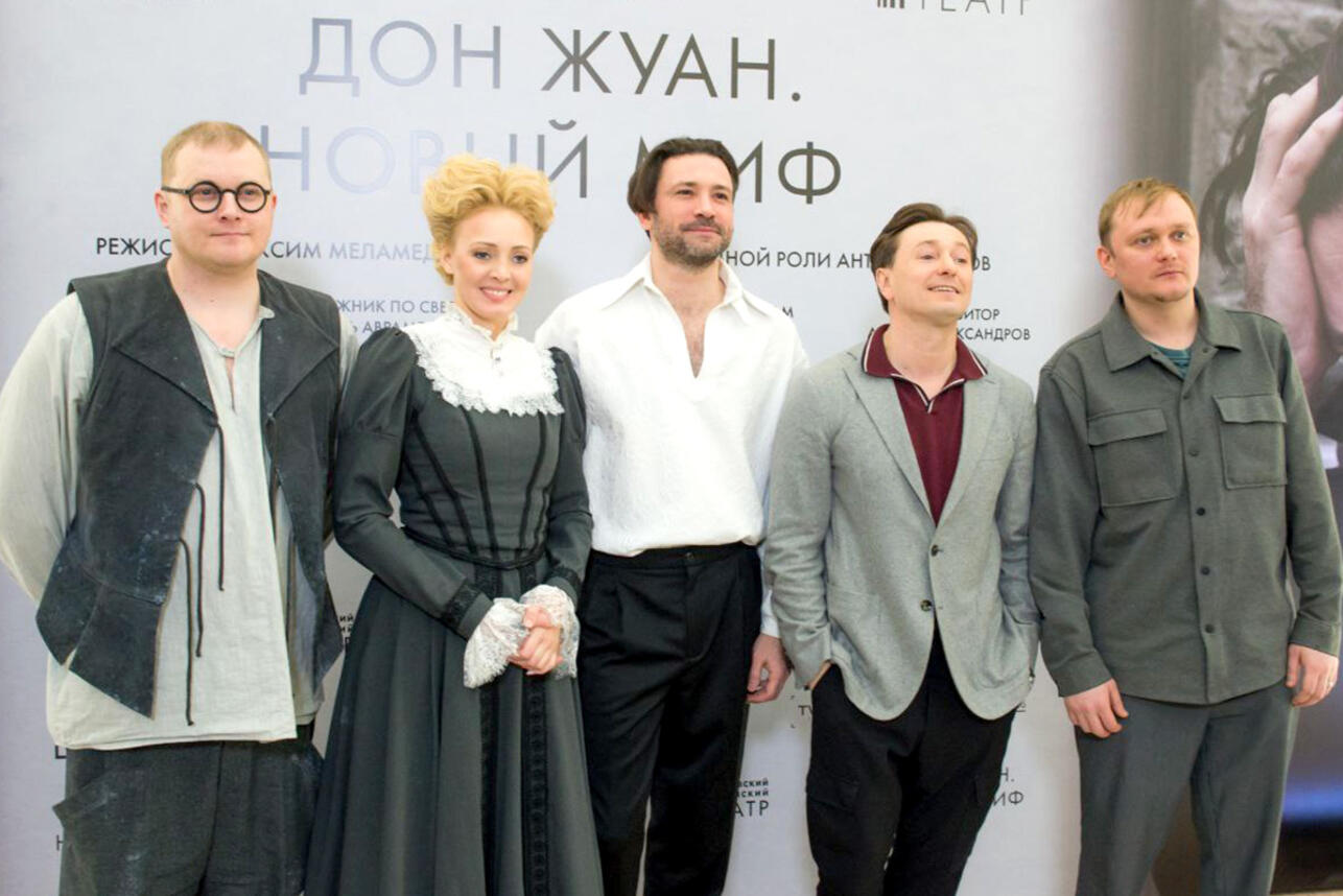 Сергей Безруков с актерами
