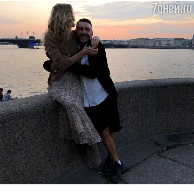 Сергей Шнуров с женой Ольгой Сергей Шнуров с женой Ольгой