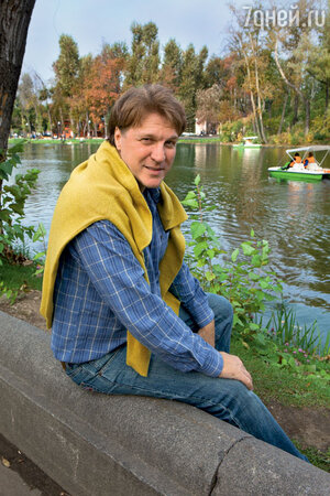 Маня великодушно говорит: «Случайных мужчин у меня никогда не было...» Маня великодушно говорит: «Случайных мужчин у меня никогда не было...»