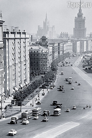 В 1960-е годы московское бюро американских журналов «Тайм» и «Лайф», где я работал переводчиком-референтом, располагалось на Кутузовском проспекте, 14 В 1960-е годы московское бюро американских журналов «Тайм» и «Лайф», где я работал переводчиком-референтом, располагалось на Кутузовском проспекте, 14