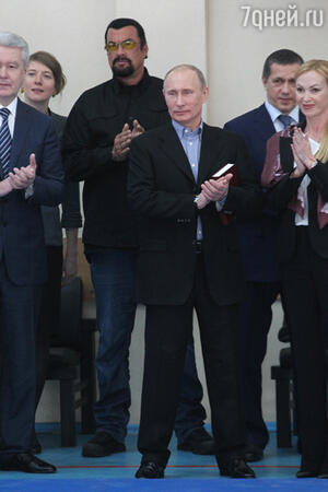 Владимир Путин и Стивен Сигал Владимир Путин и Стивен Сигал