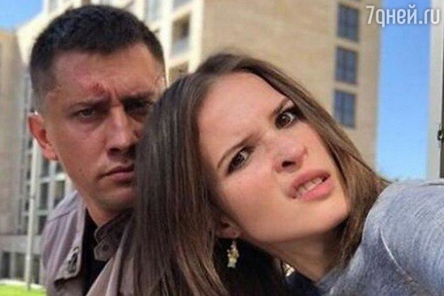 Павел Прилучный и Лукерья Ильяшенко на съемках Павел Прилучный и Лукерья Ильяшенко на съемках