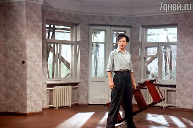 Кадр из фильма «Большая семья». 1954 г. Кадр из фильма «Большая семья». 1954 г.