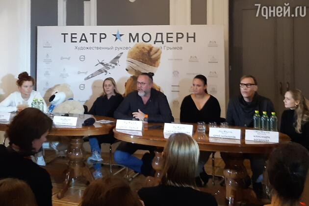 На пресс-конференции,посвященной предпремьерному показу спектакля "Человек с глазами Моцарта" На пресс-конференции,посвященной предпремьерному показу спектакля "Человек с глазами Моцарта"