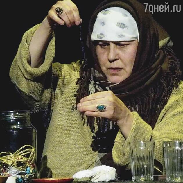 Анна Каменкова в роли бабы Кати. Анна Каменкова в роли бабы Кати.