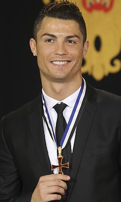 Криштиану Роналду (Cristiano Ronaldo) Криштиану Роналду (Cristiano Ronaldo)