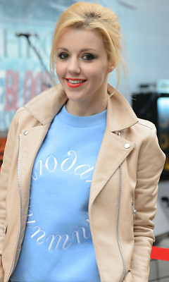 Юлианна Караулова Юлианна Караулова