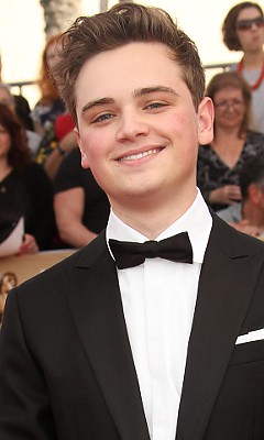 Дин-Чарльз Чепмен (Dean-Charles Chapman) Дин-Чарльз Чепмен (Dean-Charles Chapman)