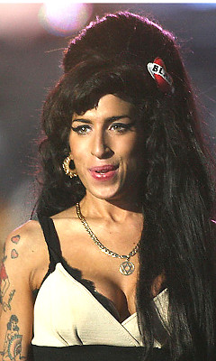   (Amy  Winehouse)