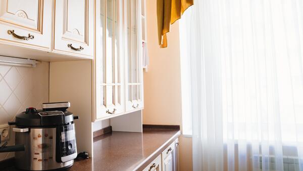 Спасите свои шторы: как отстирать нежную ткань без химии