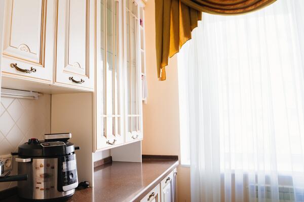 Спасите свои шторы: как отстирать нежную ткань без химии  