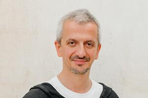 «Гений среди удобрений»: Цыганова набросилась на Богомолова после присвоения ему звания «Заслуженный»